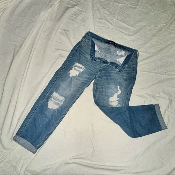 Hollister Low-Rise Crop Boyfriend “Hollister Vintage Stretch” Distressed Jeans - Picture 14 of 16